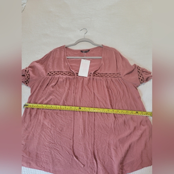 Bloomchic Women's Top with Lace Detail - Picture 8 of 10